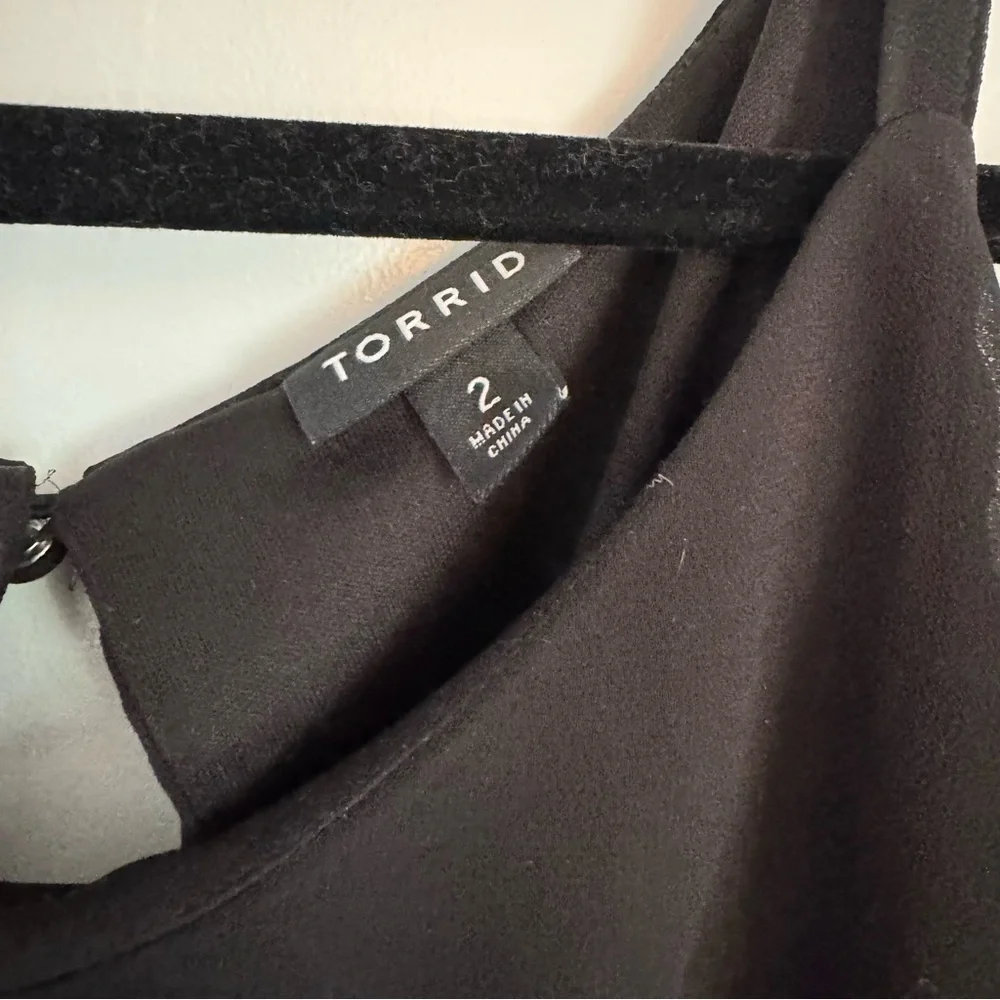 Torrid Black cold shoulder Dress size 2X - Picture 3 of 9